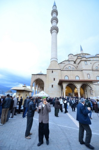 Büyükşehir’den Süt Ve Simit İkramı