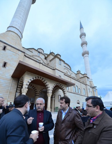 Büyükşehir’den Süt Ve Simit İkramı