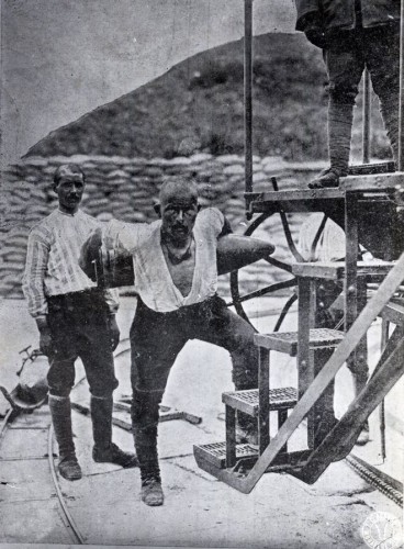 Seyit Onbaşı

Türklerin vatan sevgisiyle dolu olan göğüsleri lanetli ihtiraslara karşı daima demirden bir duvar gibi yükselecektir.

Mustafa Kemal ATATÜRK