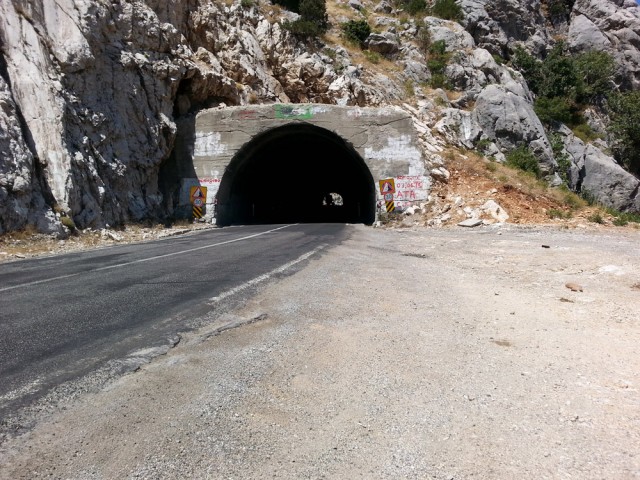 Püren Tüneli ve Püren Geçiti