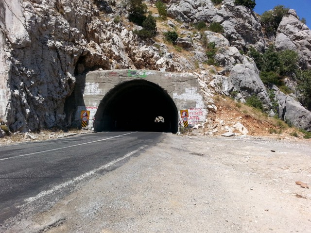 Püren Tüneli ve Püren Geçiti