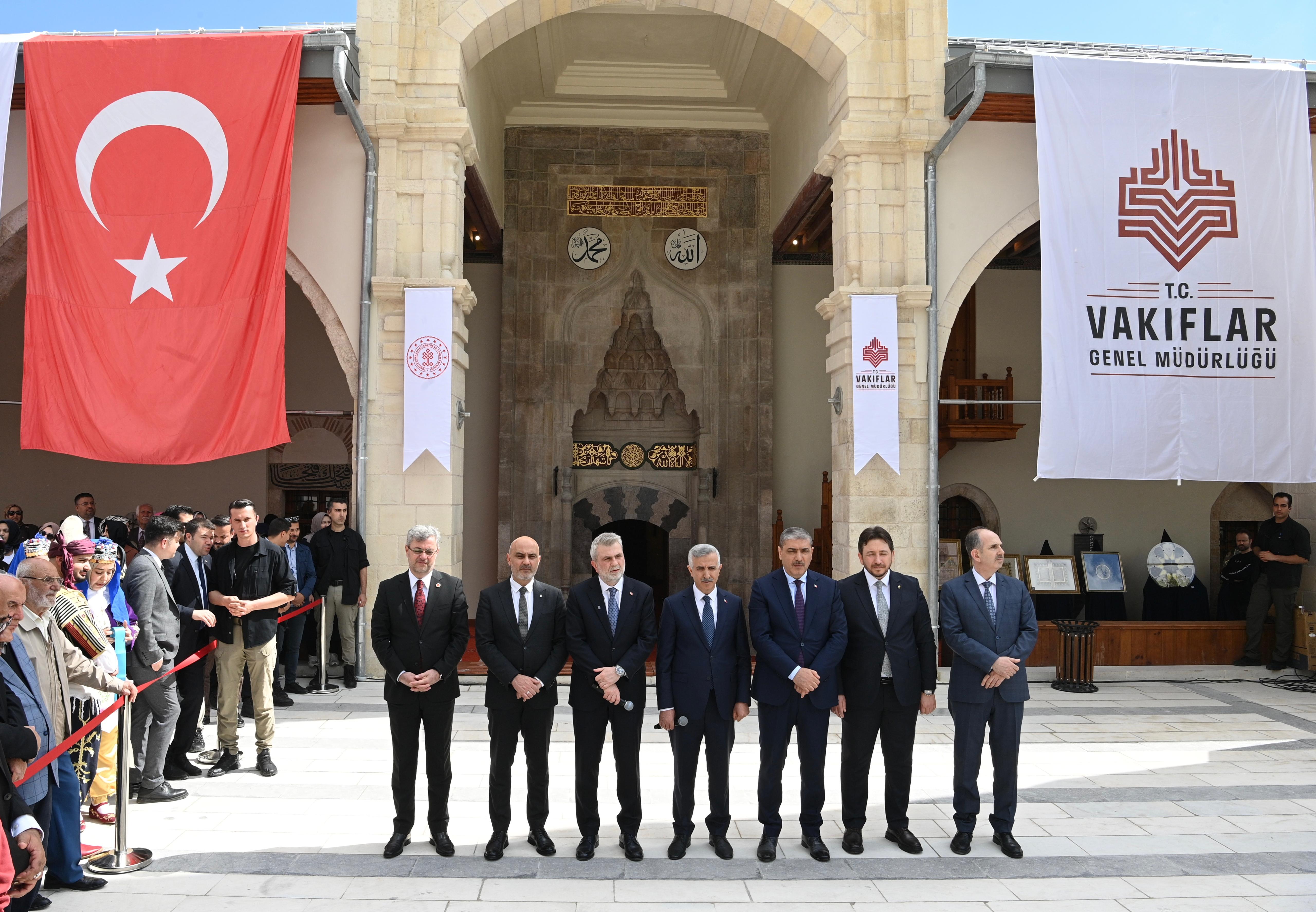 Tarihi Ulu Camii Törenle İbadete Açıldı - 13