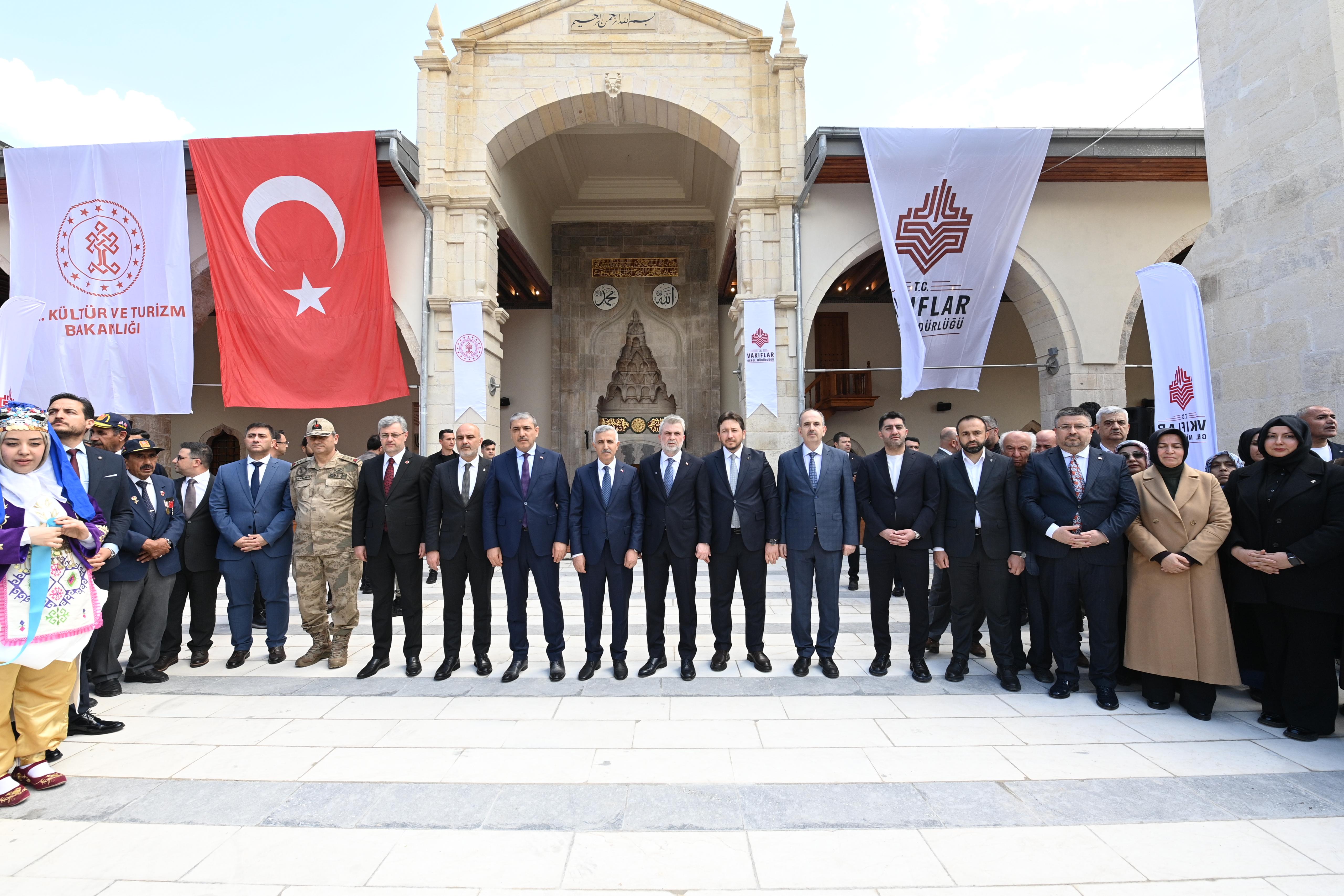 Tarihi Ulu Camii Törenle İbadete Açıldı