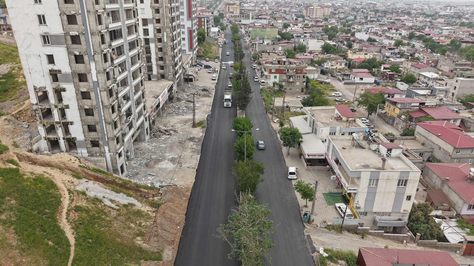 Büyükşehir, Dulkadiroğlu Şeyh Şamil Caddesi’nin Asfaltını Yeniledi