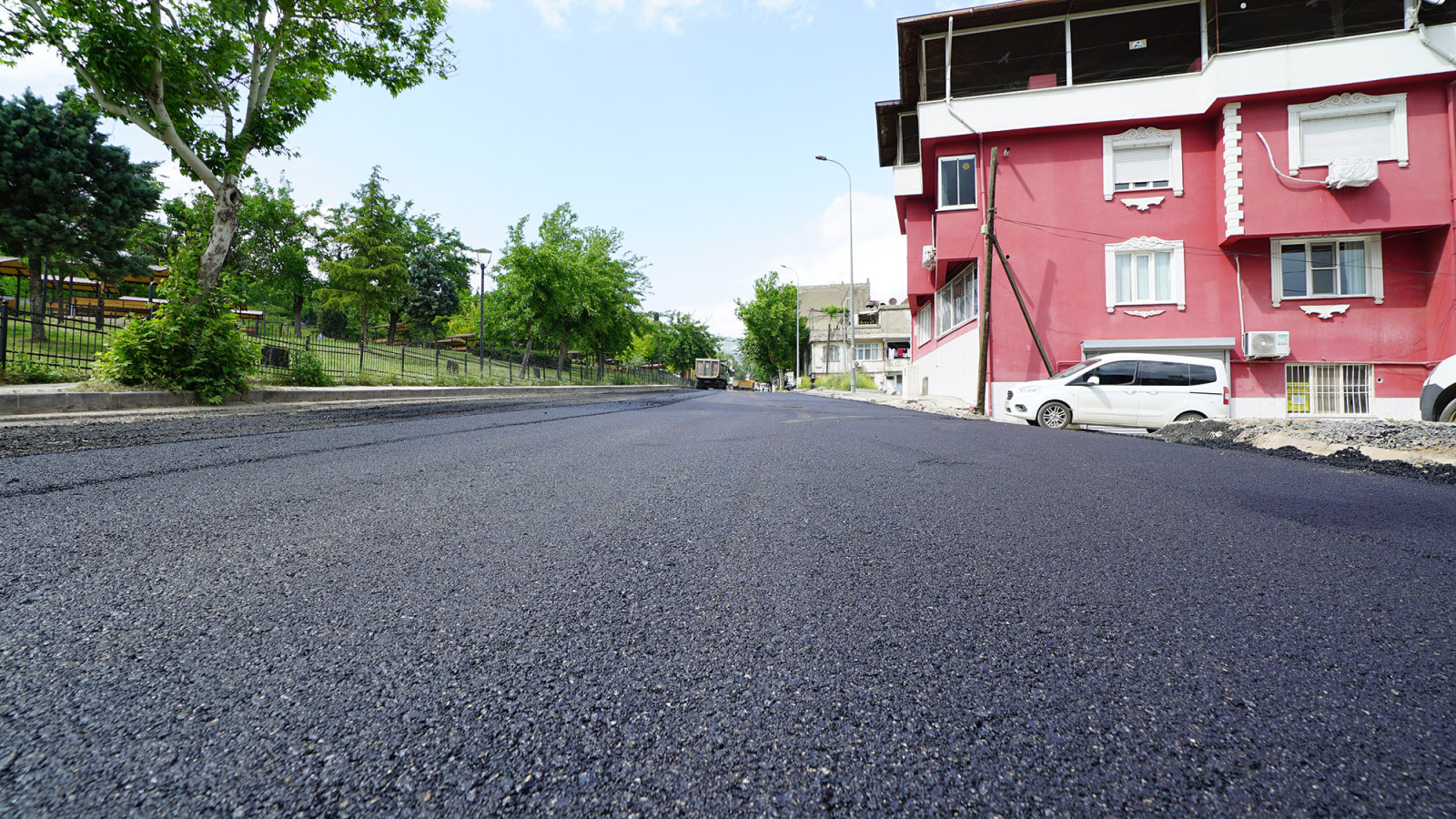 Hacı Bayram Veli Mahallesi’nde 31015. Sokak’ın Asfaltı Tamam, Sıra Afşin Bey Caddesi’nde