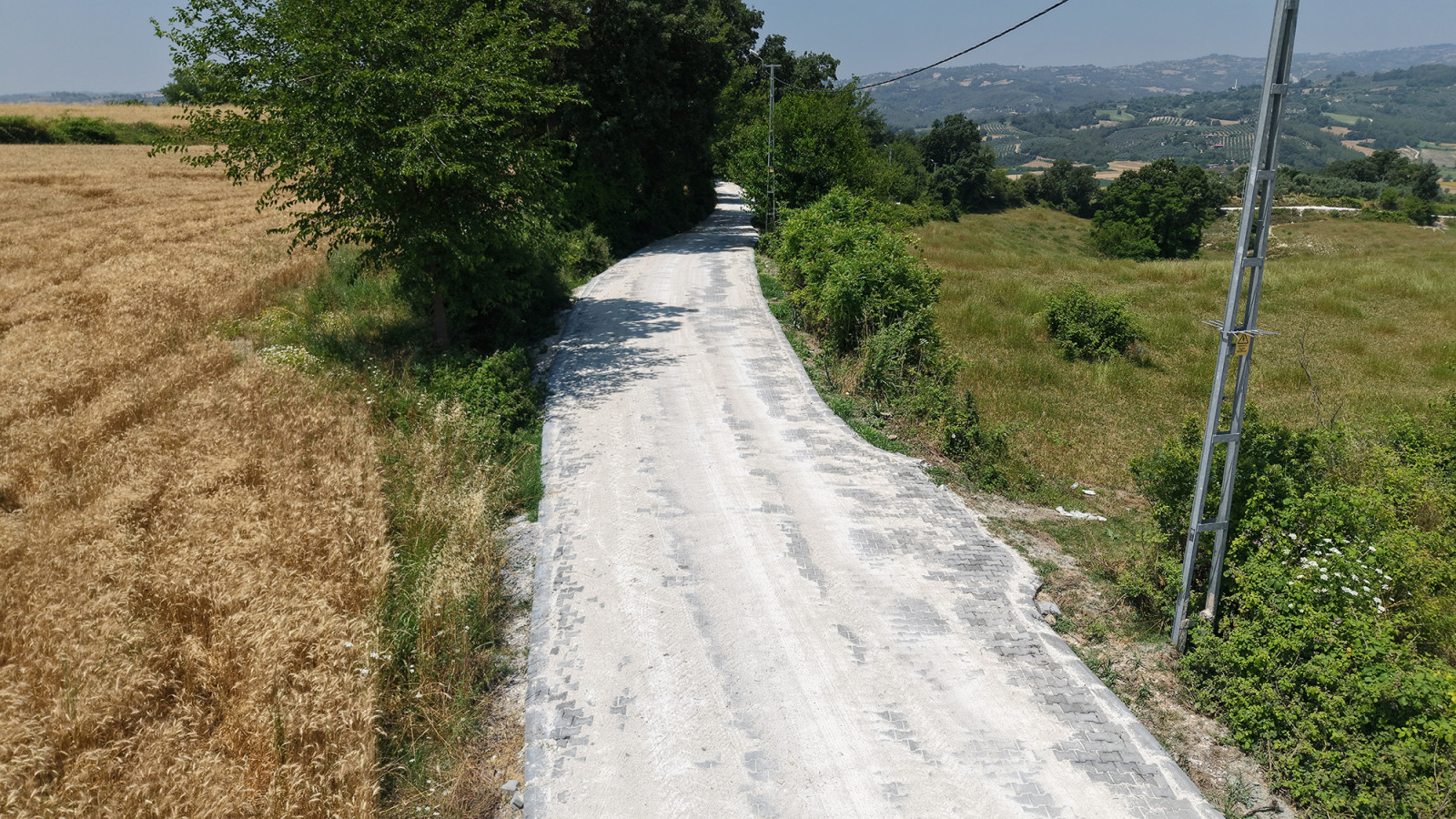Büyükşehir, Andırın Kırsalında Yol Yatırımlarını Sürdürüyor