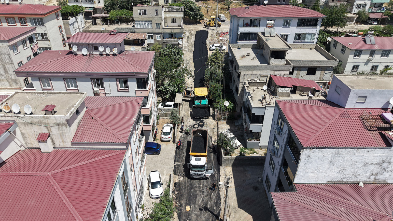 Büyükşehir, Aslanbey Mahallesi’nde Asfalt Mesaisine Başladı