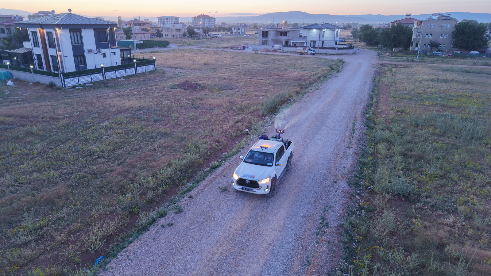 Büyükşehir’den Elbistan’da Zararlılara Karşı Yoğun Mücadele