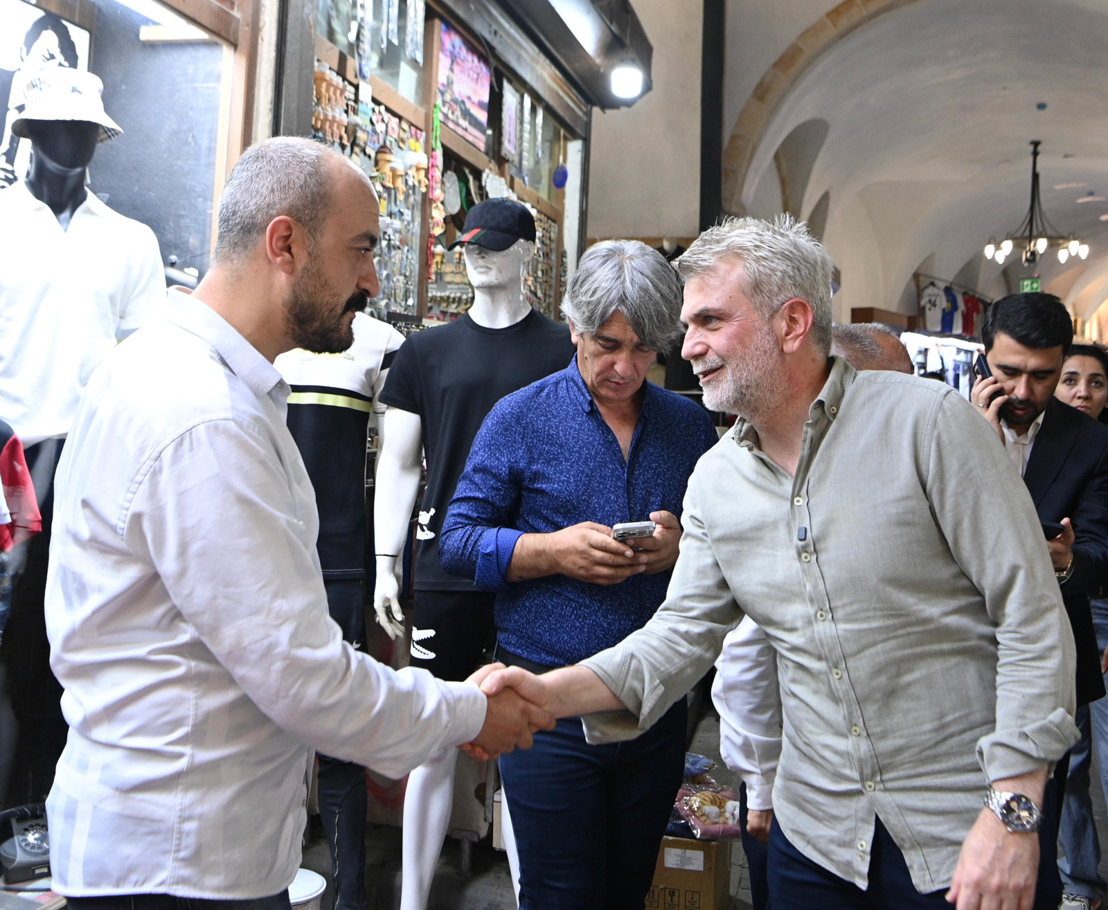 Başkan Görgel, Kapalı Çarşı’da Esnaf ve Vatandaşlarla Bir Araya Geldi