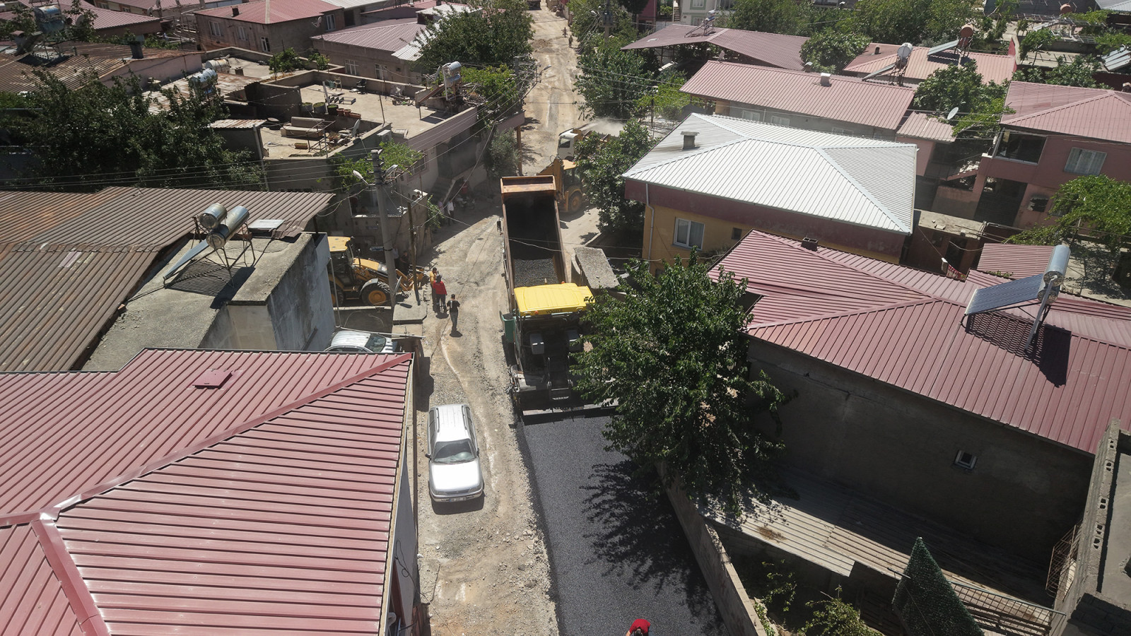 Büyükşehir, Asfalt Mesaisine Durmaksızın Devam Ediyor