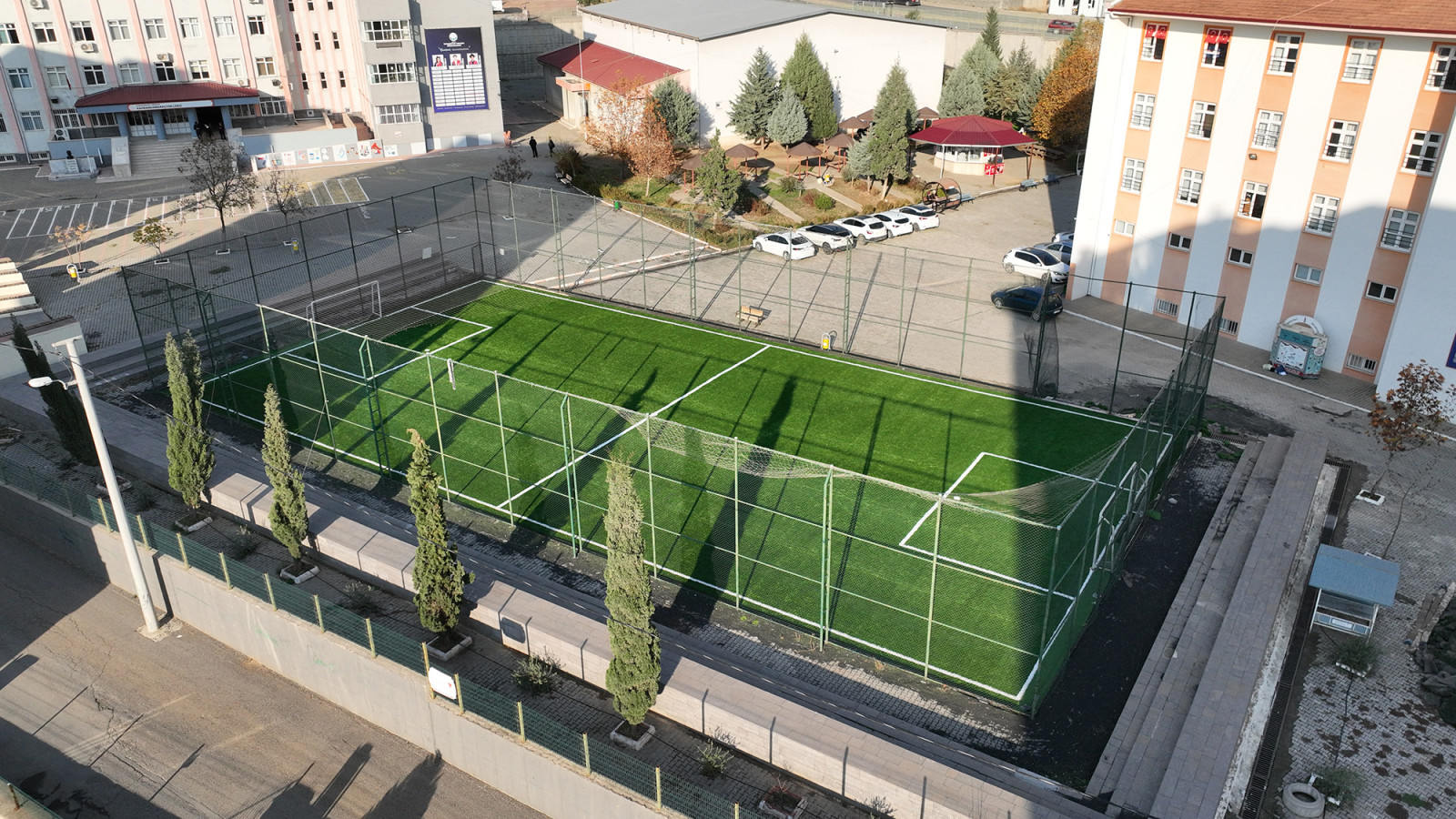 Büyükşehir, Şehrin Dört Bir Yanını Spor Alanlarıyla Donatıyor; 31 Yeni Halı Saha Hizmete Alındı