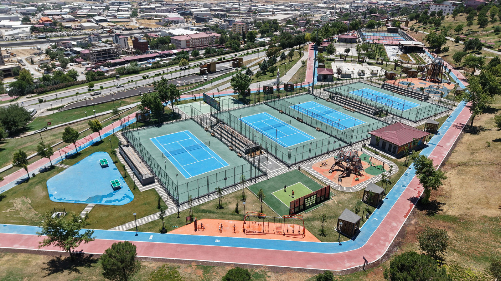 Büyükşehir, Tenis Kortlarında Çevrimiçi Rezervasyon Sistemini Başlattı