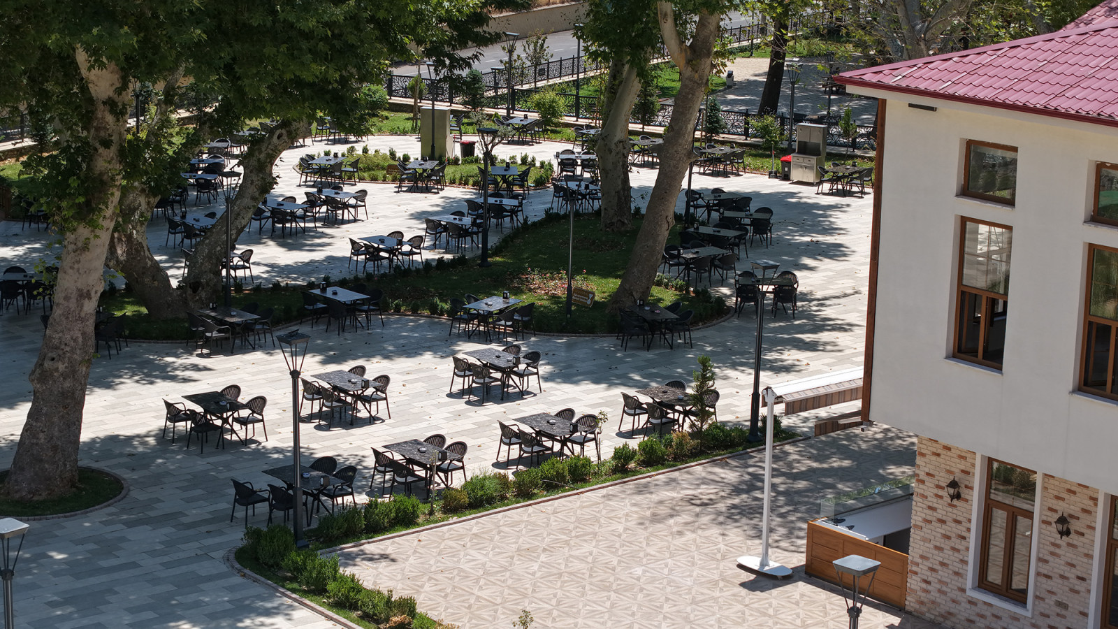 Büyükşehir’in Çınaraltı Çay Bahçesi, Hizmete Açılıyor