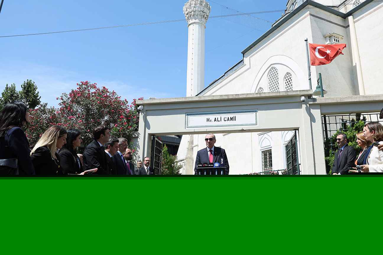 Cumhurbaşkanı erdoğan, cuma namazını hz. ali camii’nde kıldı