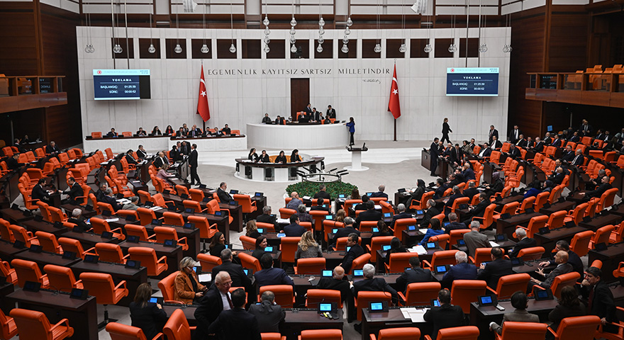EN Düşük Emekli Aylığının Artırılmasına Yönelik Düzenlemeyi DE İçeren Kanun Teklifi, TBMM Genel Kurulunda