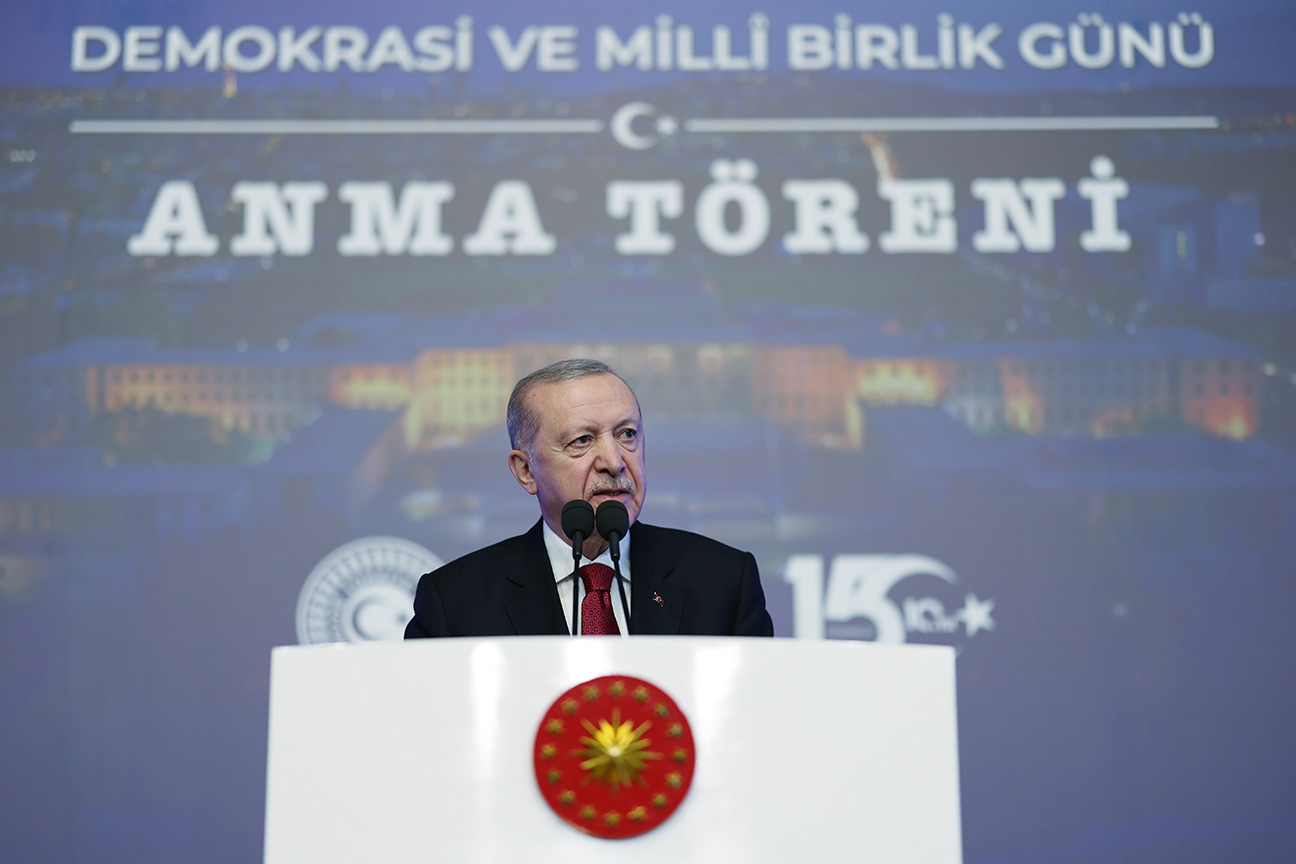 “gazi meclis, 15 temmuz ihanetinde emperyalizmin maşalarına geçit vermemiştir”