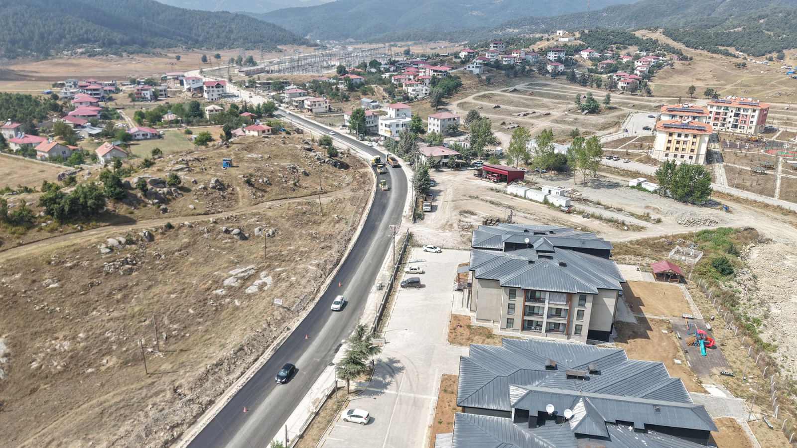 Büyükşehir, Andırın’da Yol Yatırımlarını Artırarak Sürdürüyor