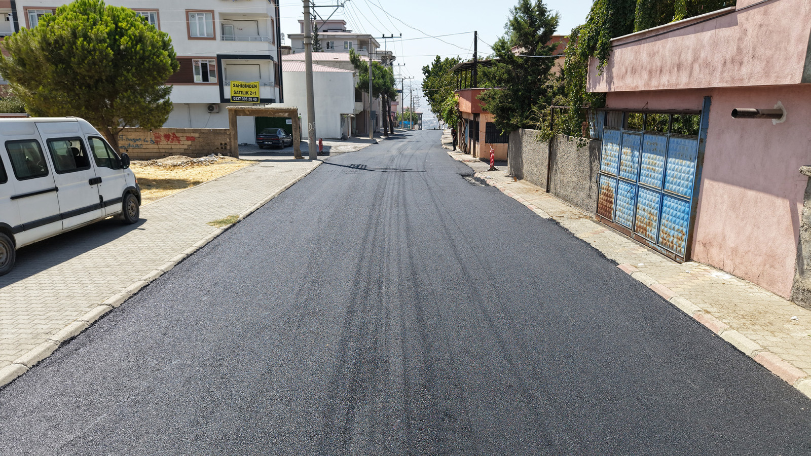Büyükşehir, Dulkadiroğlu’nda Mehmet Esenceli Caddesi’nin Asfaltını Yeniliyor