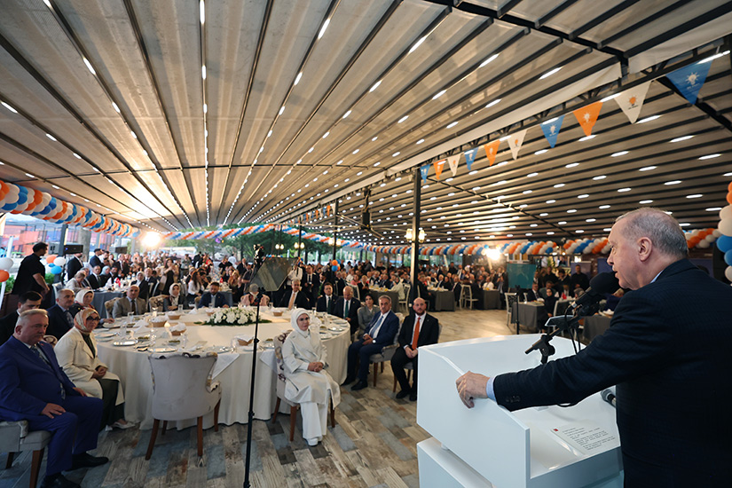 “86 milyon olarak hep beraber müreffeh ve aydınlık istikbale yürümemize set çekilmesine izin vermeyiz”
