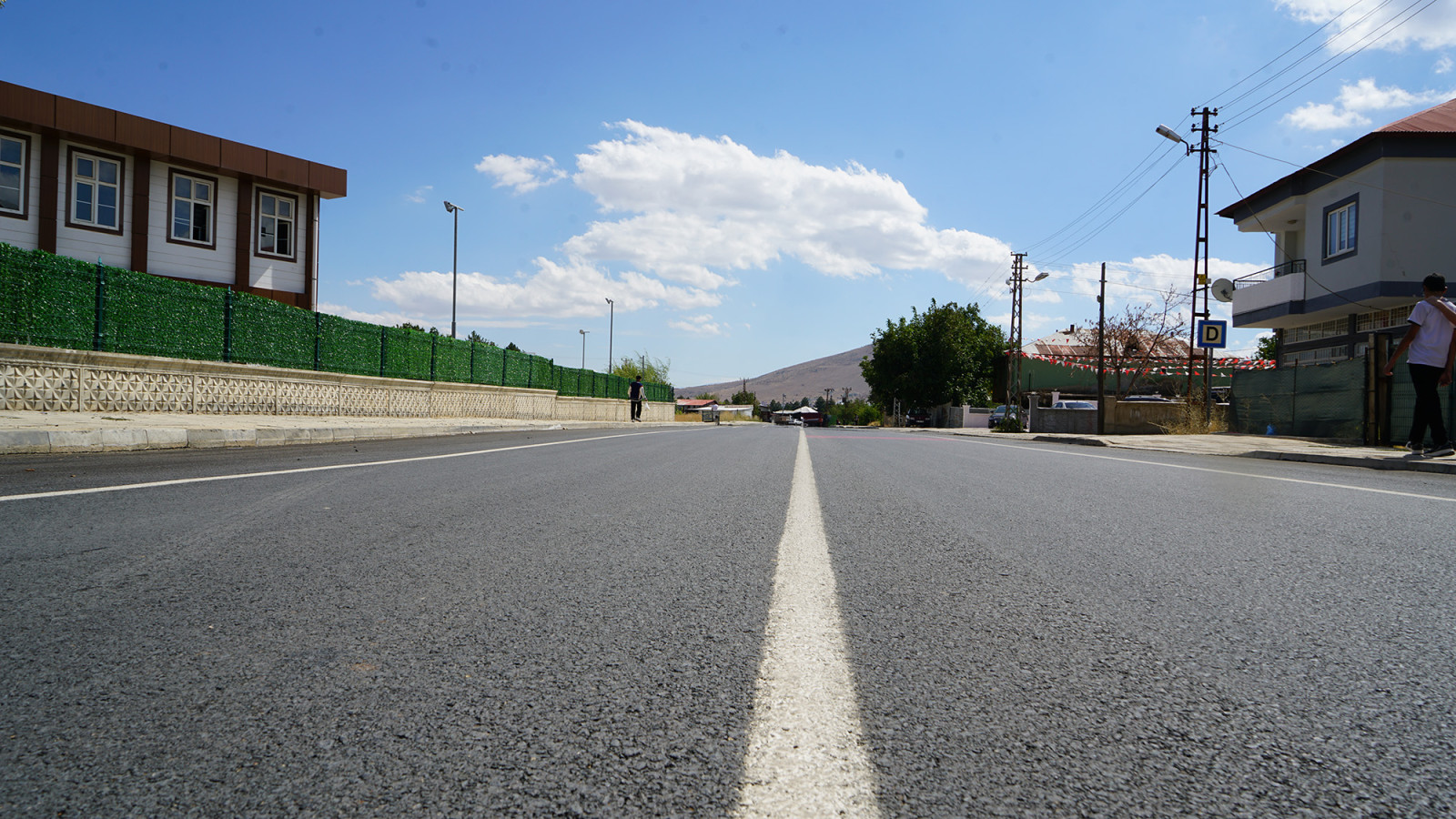 Büyükşehir, Afşin’de 3 Mahallenin Ulaşımını İyileştiren Yol Yatırımını Tamamladı