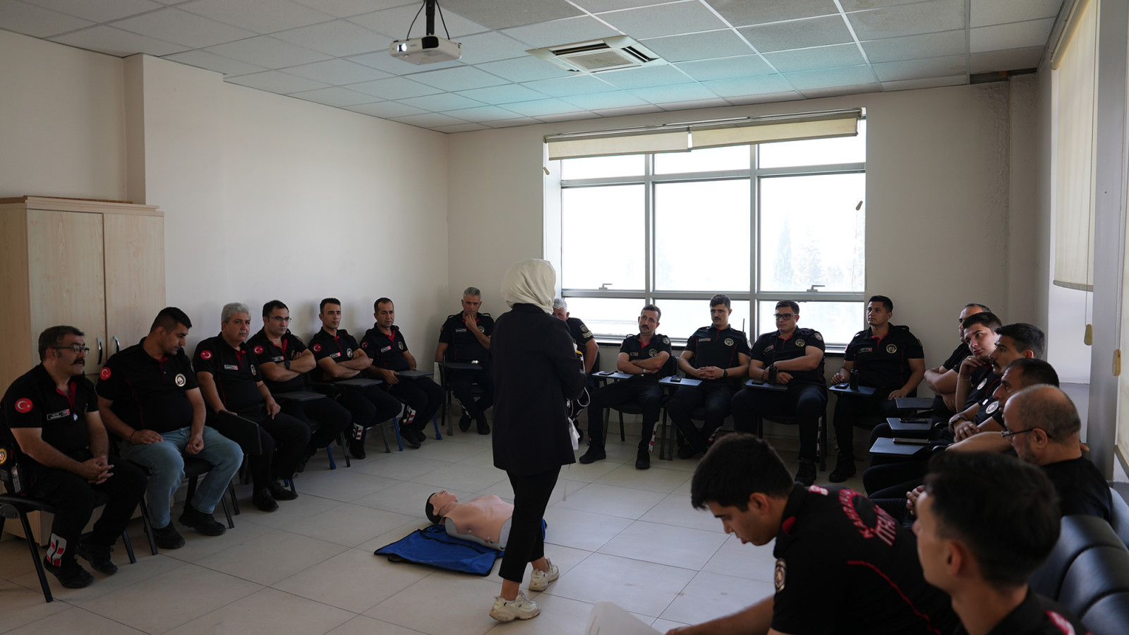 Büyükşehir, İtfaiye Personelinin İlk Yardım Müdahale Kabiliyetini Güçlendiriyor