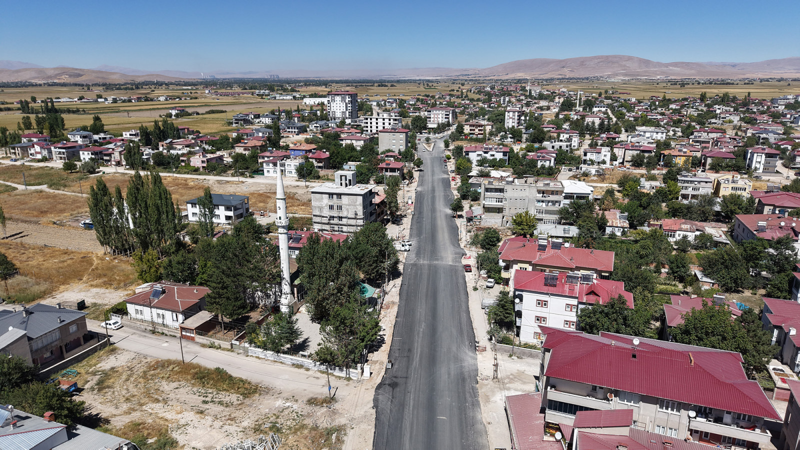 Büyükşehir’den Elbistan’ın Ulaşımına Güç Katacak Bir Asfalt Yatırımı Daha