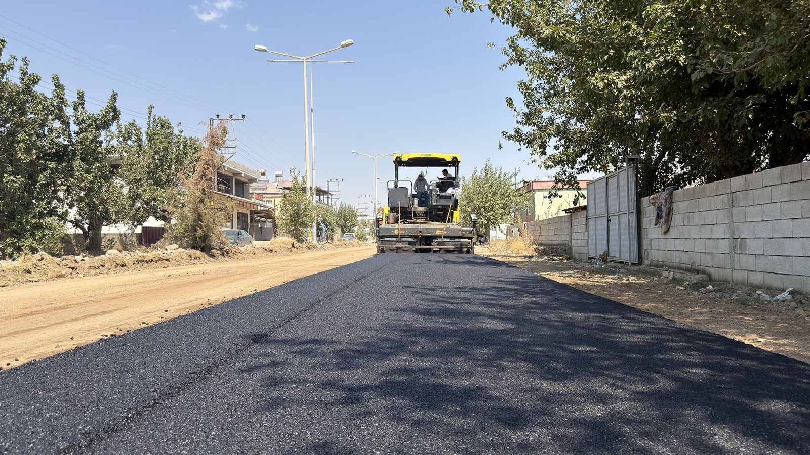 Büyükşehir’in Asfalt Mesaisi Yeni Haftada 5 İlçe 17 Farklı Noktada Devam Edecek