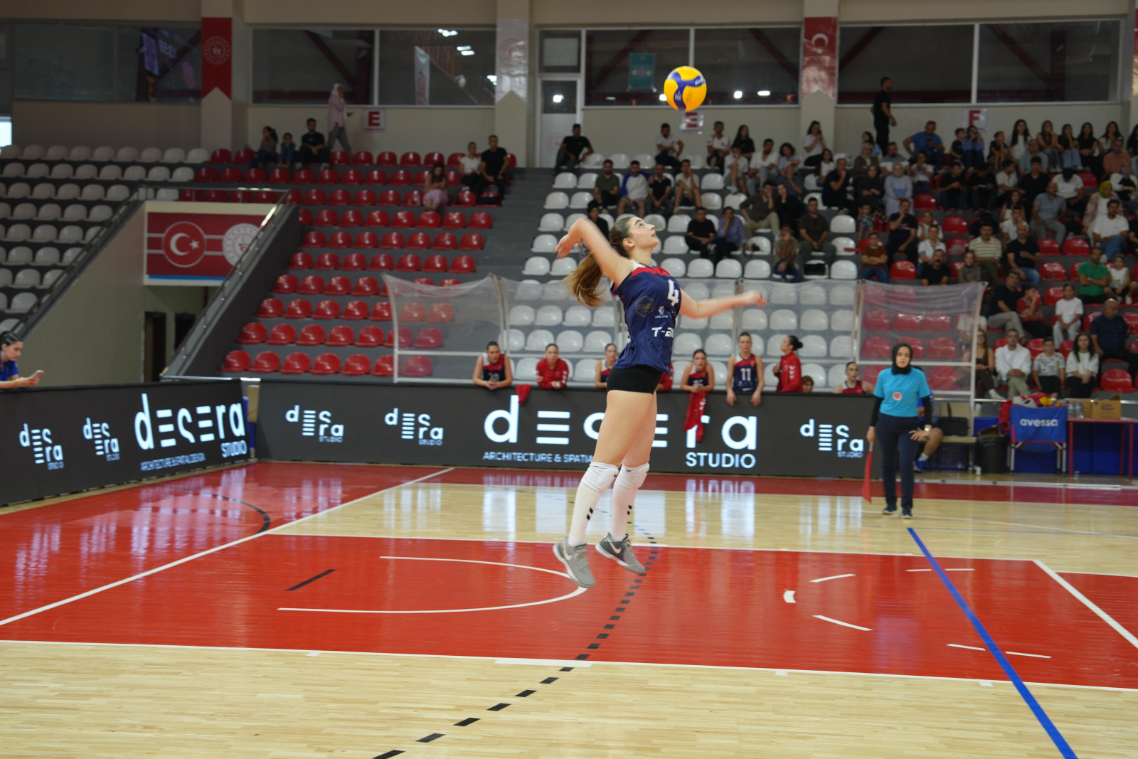 Büyükşehir’in Sultanları Lige Fırtına Gibi Başladı