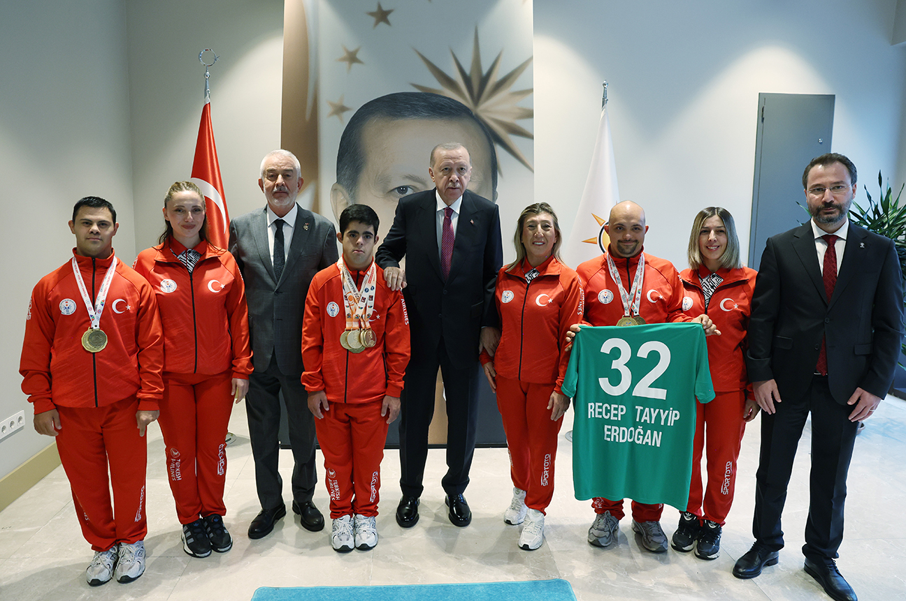 Cumhurbaşkanı Erdoğan, Türkiye Özel Sporcular Spor Federasyonu temsilcilerini kabul etti