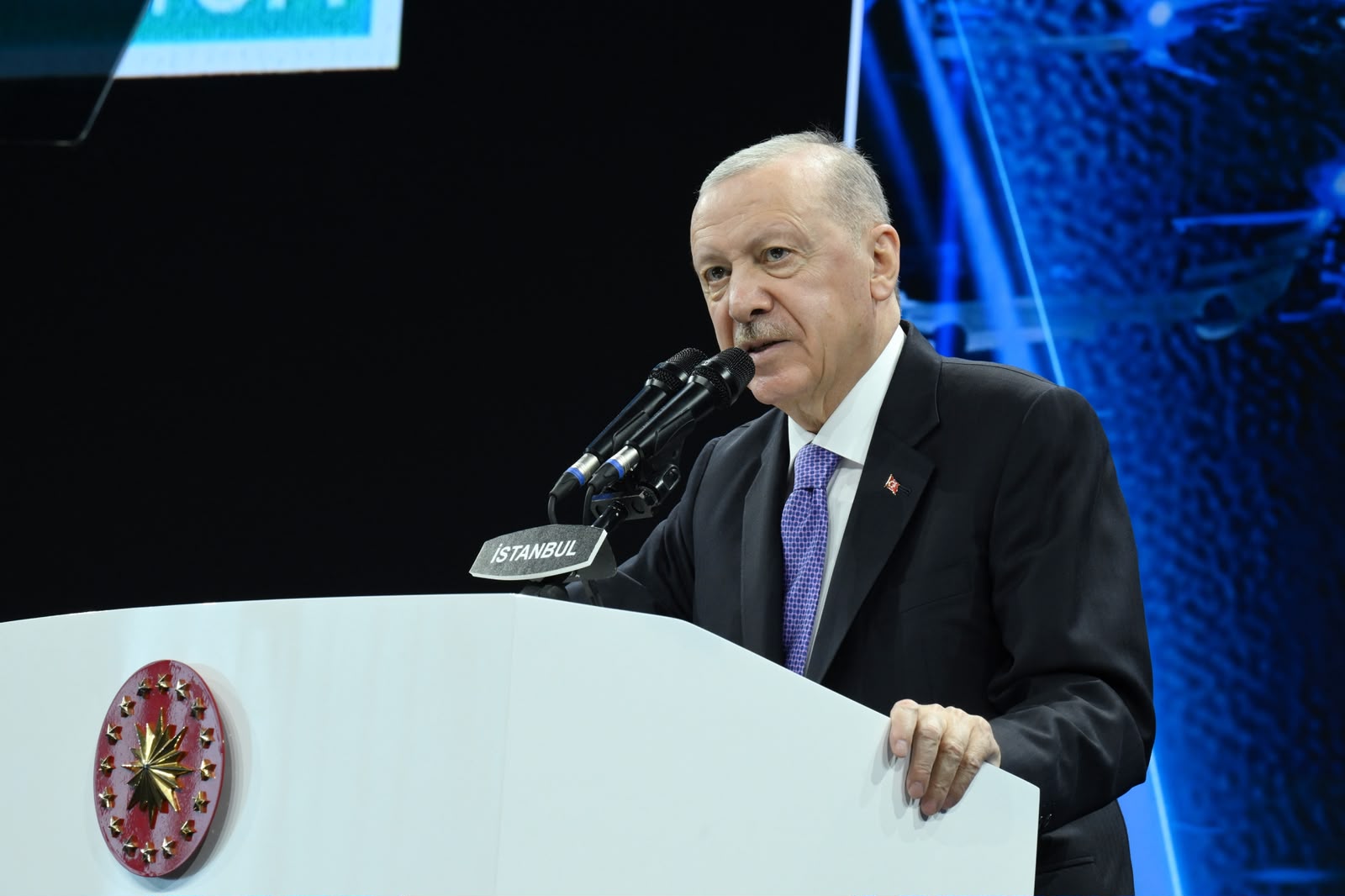 Cumhurbaşkanı Erdoğan’ın Talimatıyla 4. Pistten İlk Uçak Havalandı