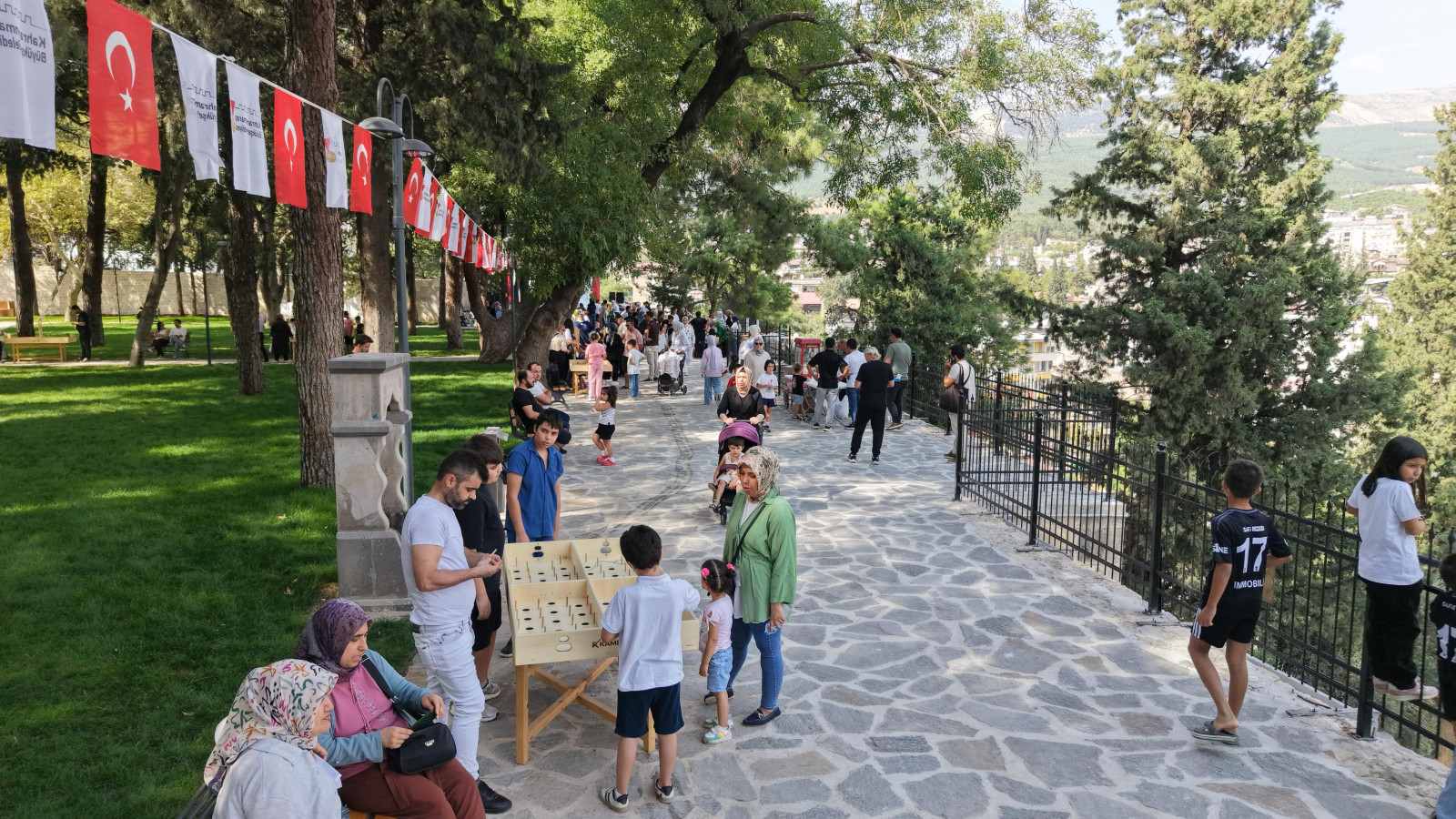Tarihi Kahramanmaraş Kalesi Çocukların Neşesiyle Şenlendi