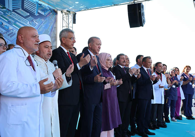 “Vatandaşımızın insanca muamele göreceği bir sağlık sistemini ülkemiz genelinde tesis ettik”