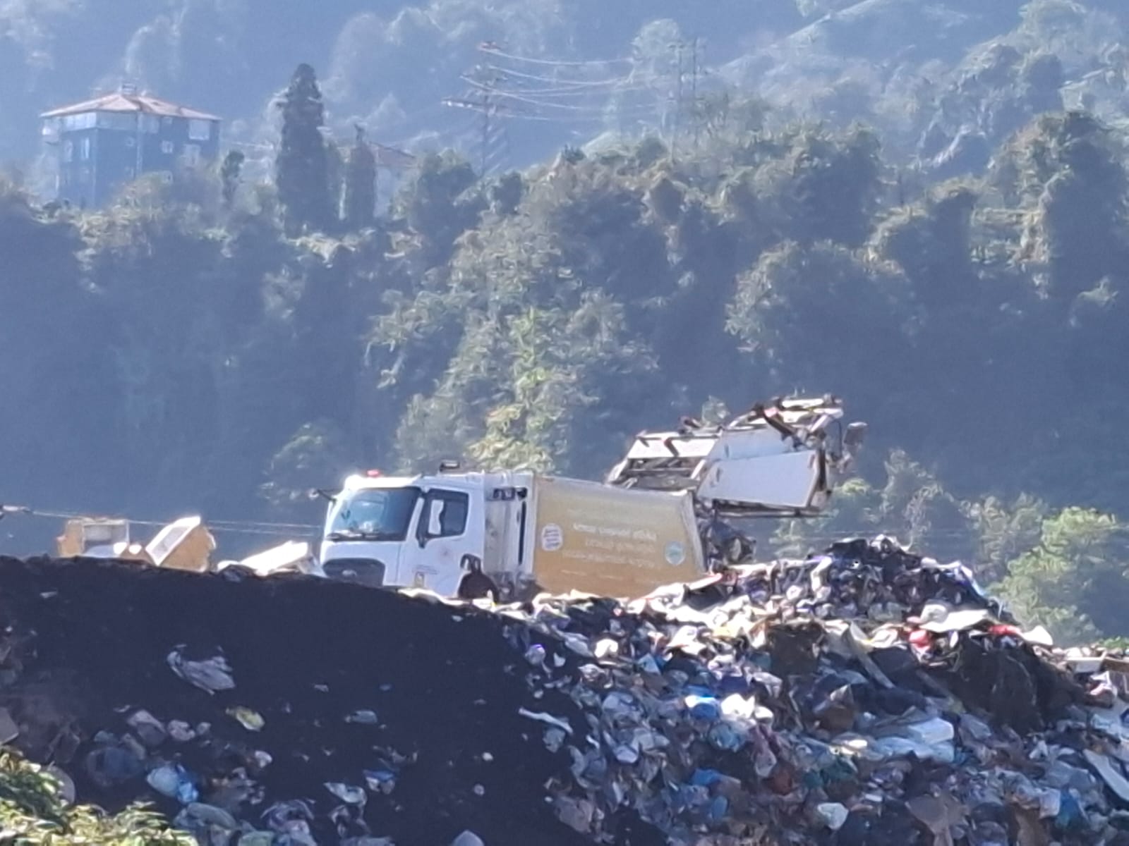 Ardeşen Belediyesi’ne Vahşi Depolama Cezası