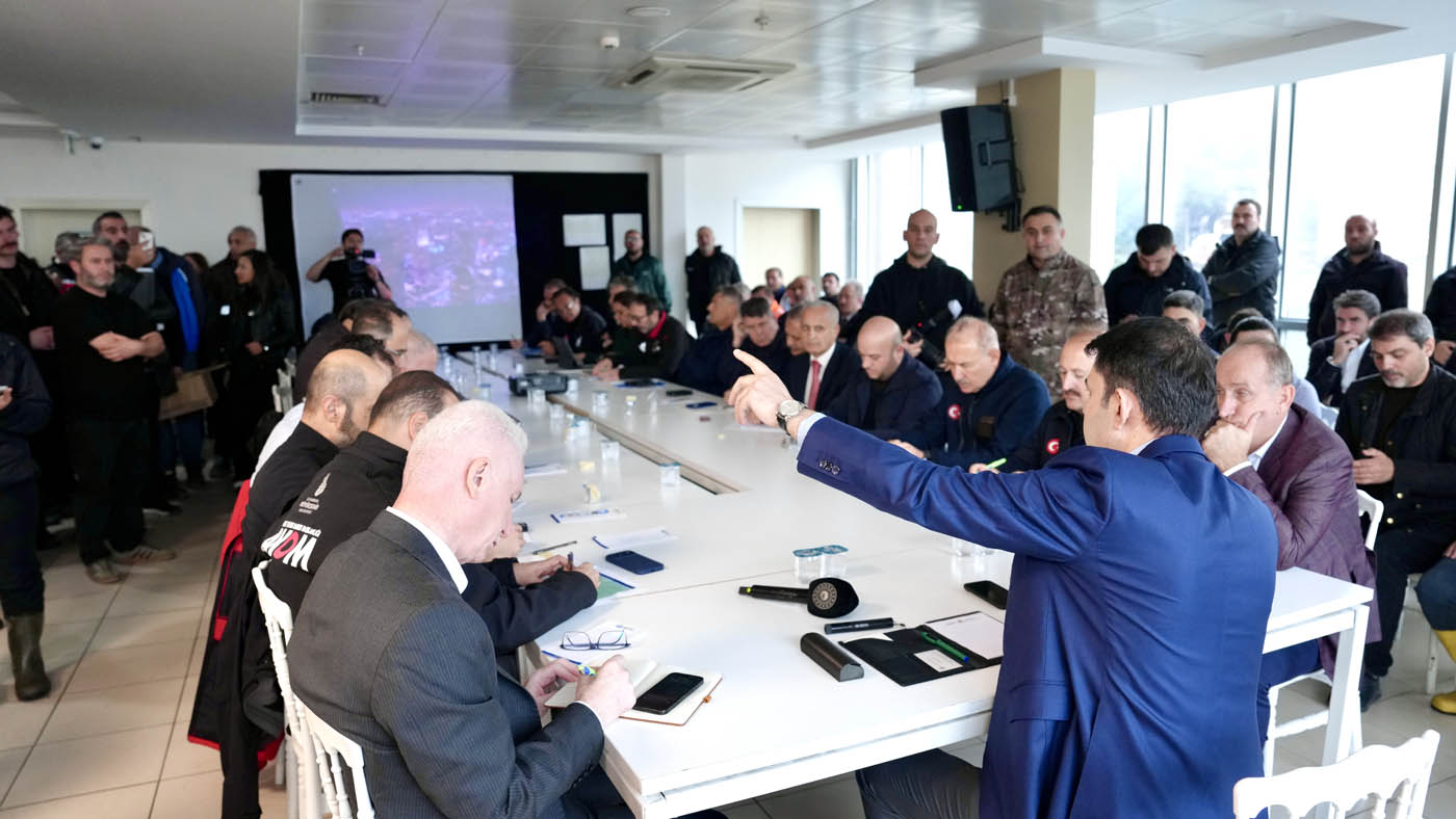 Ayazağa’da Vatandaşların Taleplerini Dinleyen Bakan Kurum Hak Sahiplerine Dönüşüm için 2 Seçenek Sundu