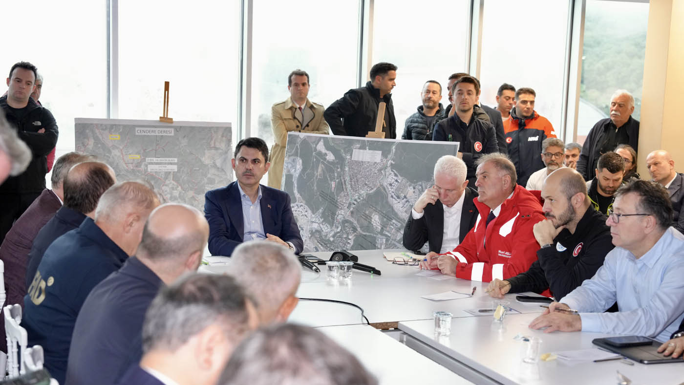 Ayazağa’da Vatandaşların Taleplerini Dinleyen Bakan Kurum Hak Sahiplerine Dönüşüm için 2 Seçenek Sundu