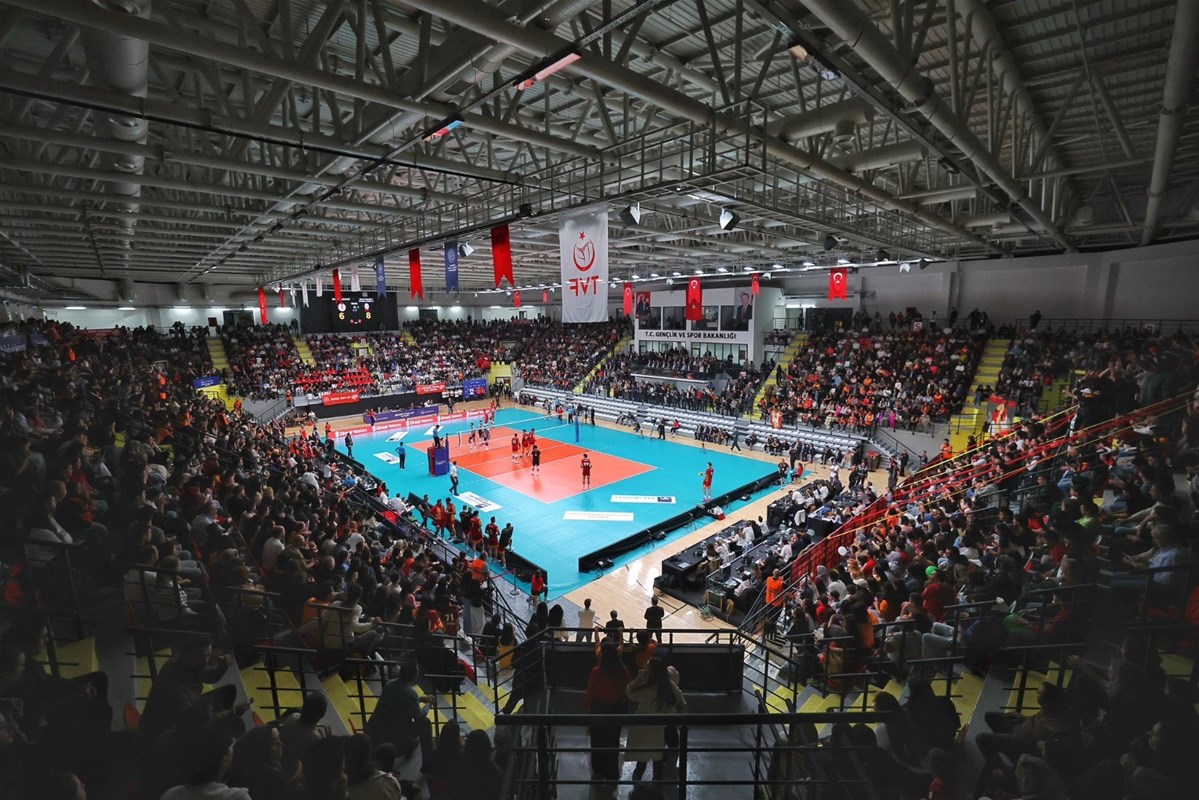 Bakan Bak, Kırıkkale Merkez Yeni Spor Salonu'nun Açılışını Yaptı