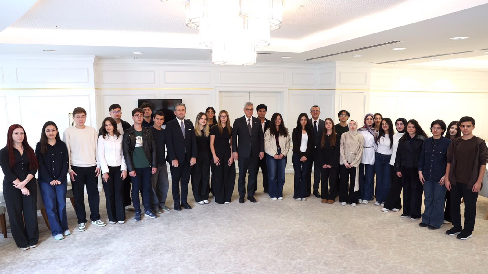 Bakan Memişoğlu Tıp Fakültesine Bu Yıl Dereceyle Giren Öğrencilerle Buluştu