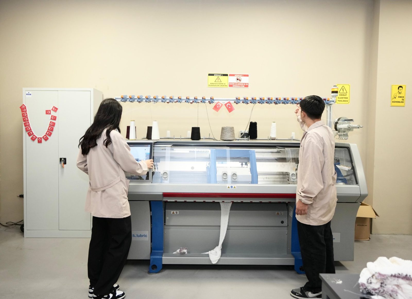 Bakan Tekin, Aydoğan Öztiryaki Tim Sander Dış Ticaret Mesleki ve Teknik Anadolu Lisesi Açılış Töreni'ne Katıldı