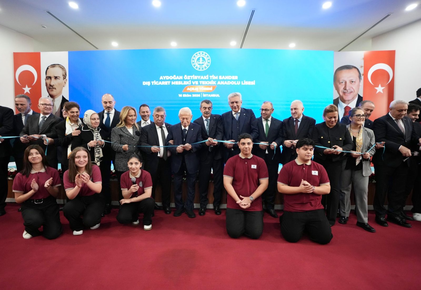 Bakan Tekin, Aydoğan Öztiryaki Tim Sander Dış Ticaret Mesleki ve Teknik Anadolu Lisesi Açılış Töreni'ne Katıldı