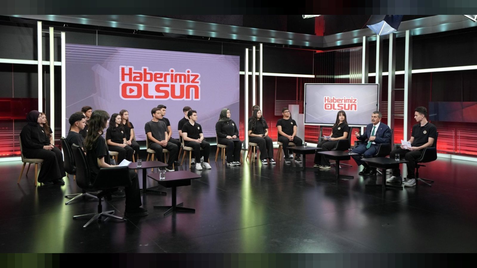 Bakan Tekin, "Haberimiz Olsun" Bülteninde Öğrencilerin Sorularını Yanıtladı