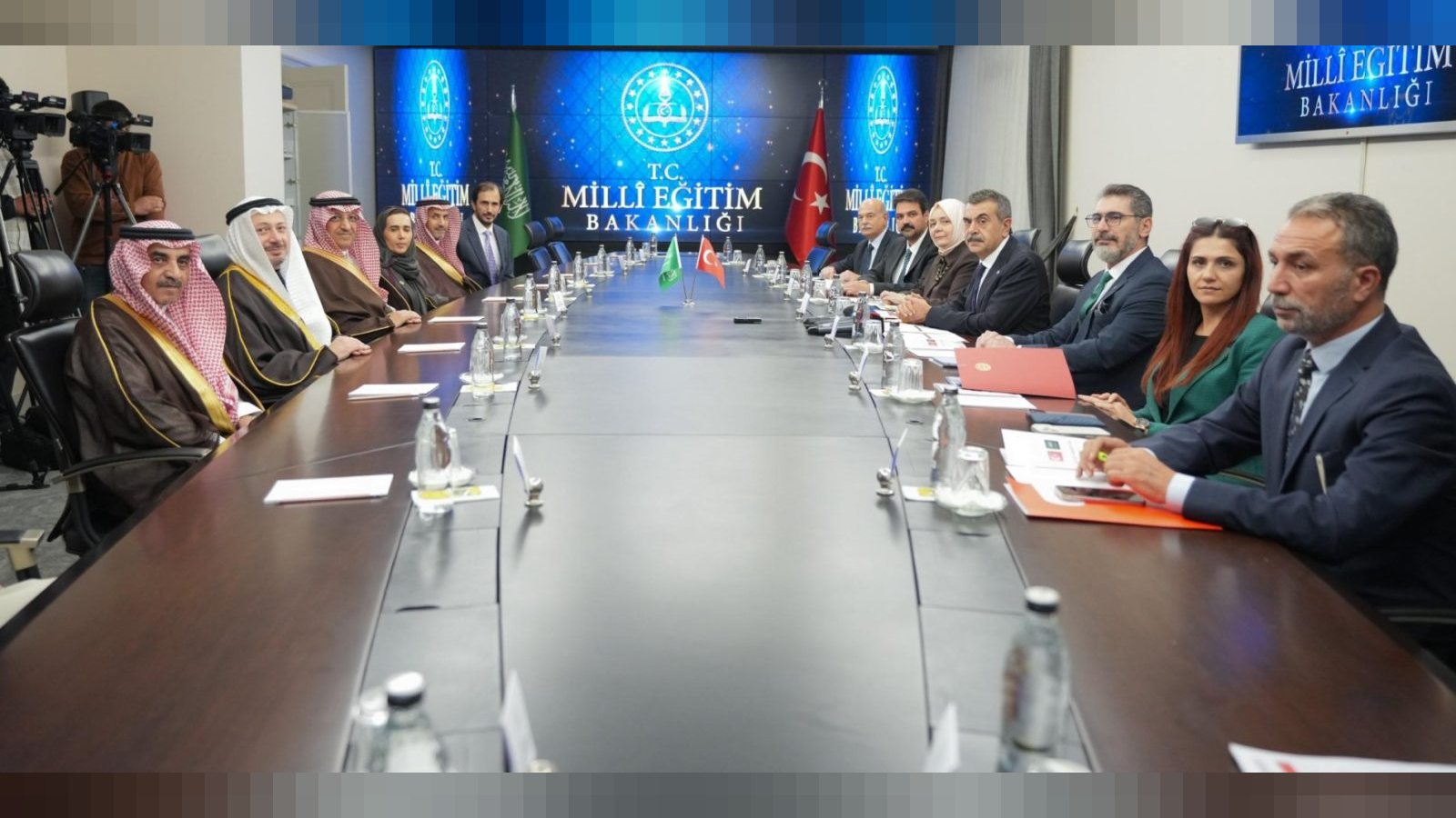 Bakan Tekin, Suudi Arabistan Eğitim Bakanı El-Benyan'la Görüştü