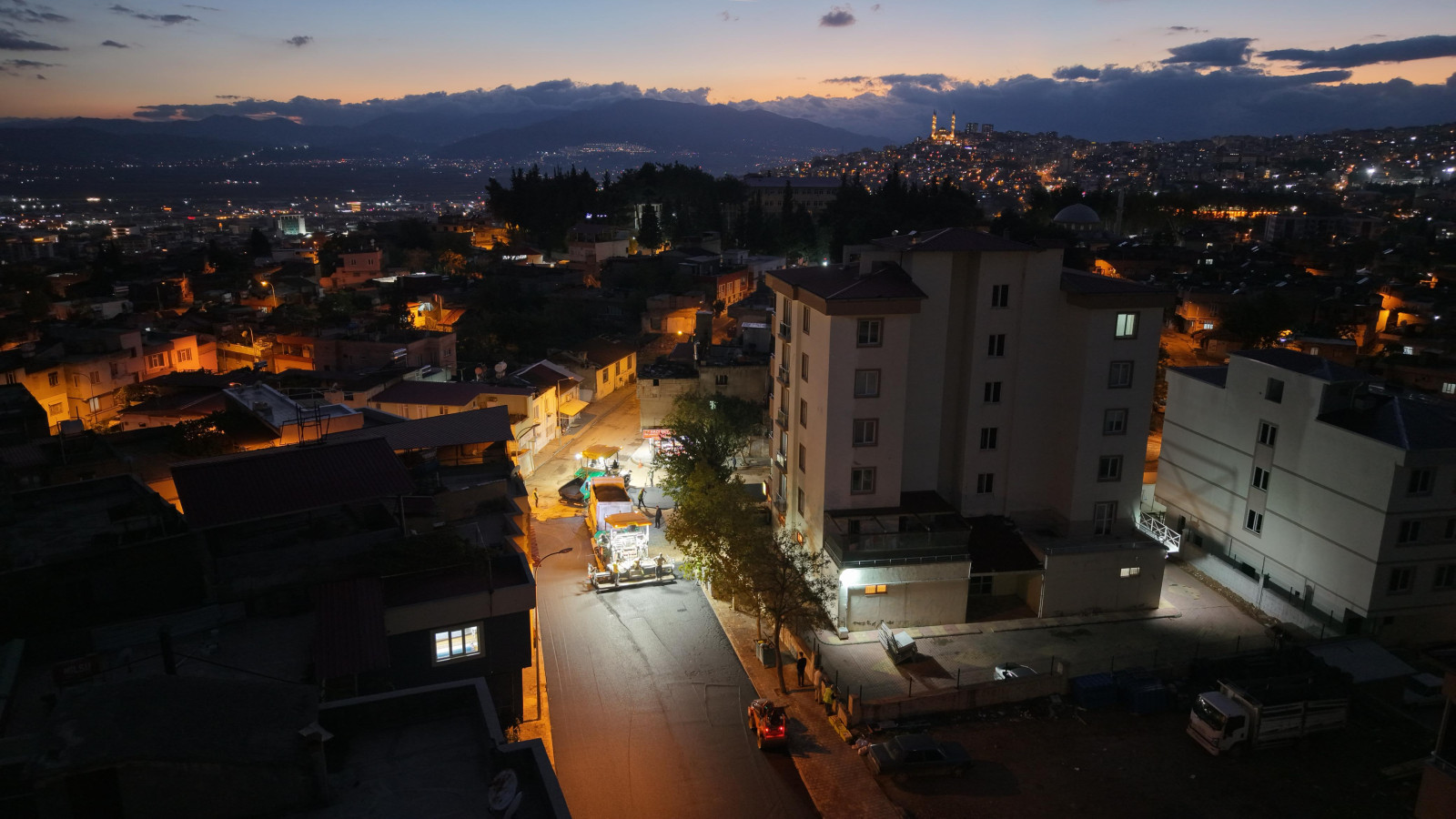 Büyükşehir, Dulkadiroğlu Divanlı’da Asfalt Mesaisine Başladı