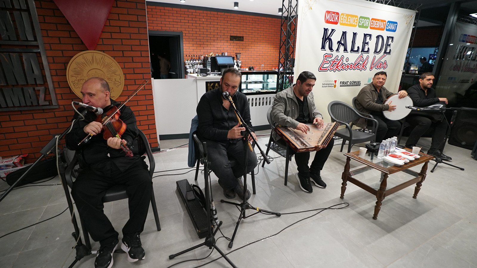 Büyükşehir, Şehrin Ulu Çınarlarını Kalede Müzik ve Neşeyle Buluşturdu