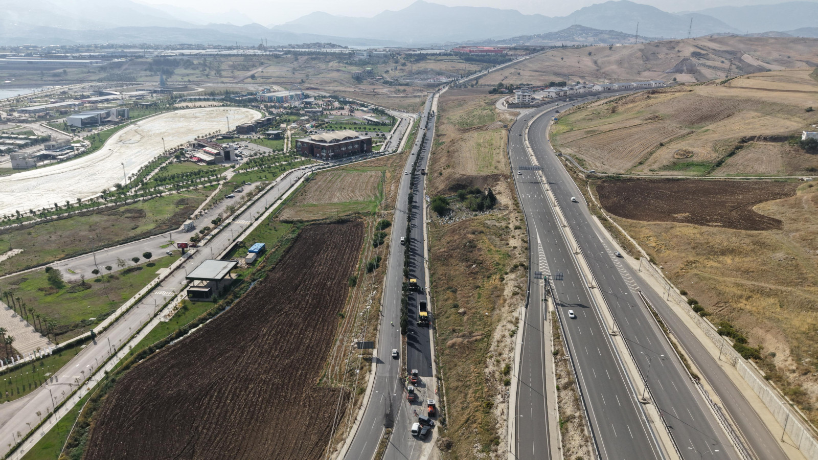 Büyükşehir’den Kavlaklı, Kazım Karabekir ve OSB’nin Ulaşımına Asfalt