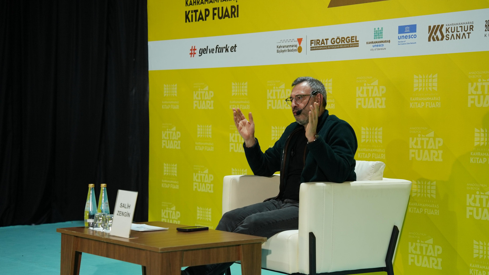 Büyükşehir’in Kitap Fuarında Salih Zengin’den Çocuklara Kitap Sevgisi Üzerine Söyleşi