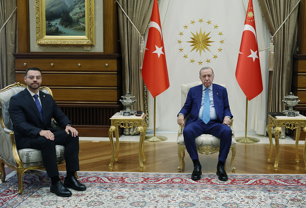 El Salvador büyükelçisinden güven mektubu