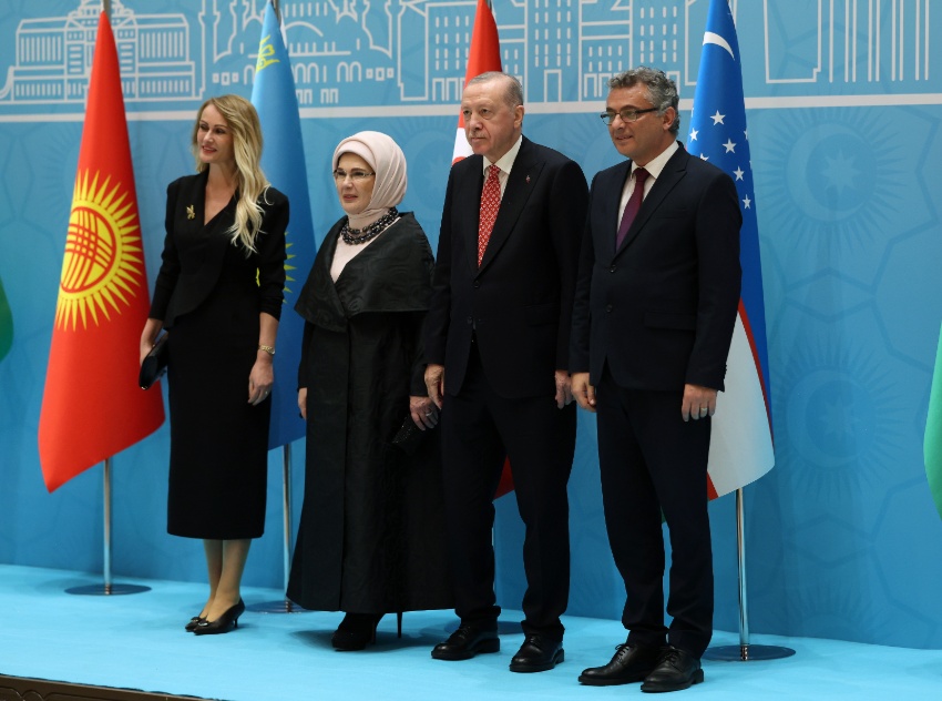 Erdoğan: “Türkiye Cumhuriyeti, her alanda elde ettiği büyük kazanımlarla başarıdan başarıya koşmaya devam ediyor”