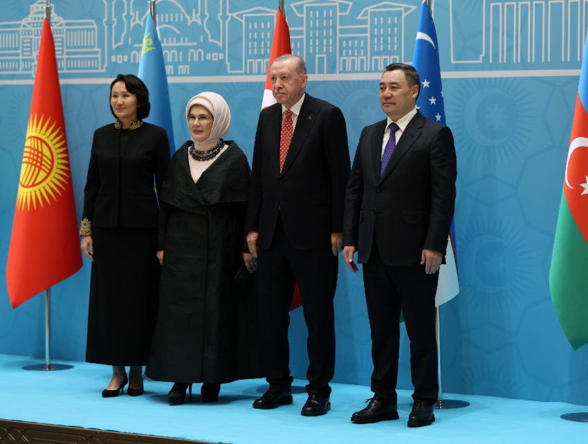 Erdoğan: “Türkiye Cumhuriyeti, her alanda elde ettiği büyük kazanımlarla başarıdan başarıya koşmaya devam ediyor”