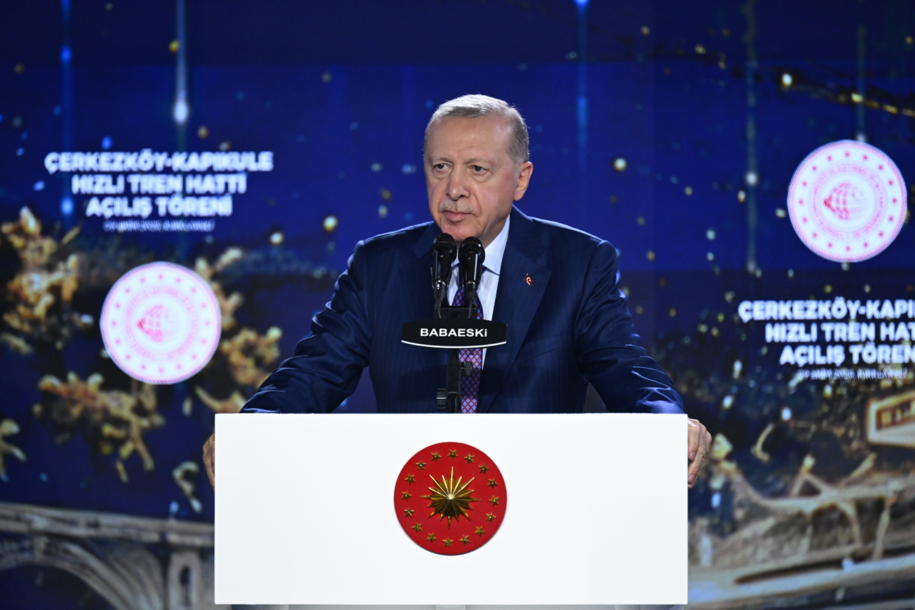 Erdoğan: “Türkiye’ye çağ atlattığımız alanların başında ulaştırma yatırımları bulunuyor”
