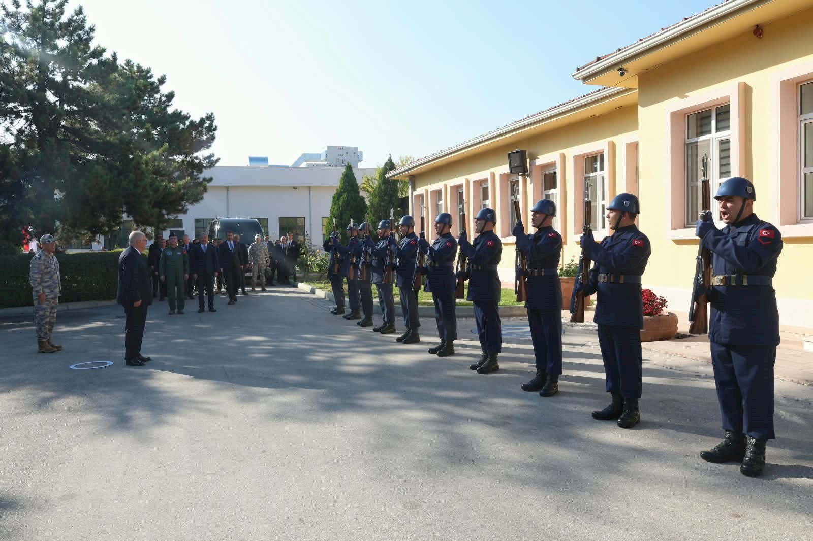 Millî Savunma Bakanı Yaşar Güler, Eskişehir'deki 1'inci Hava Bakım Müdürlüğümüzün 100. Kuruluş Yıl Dönümü Törenine Katıldı